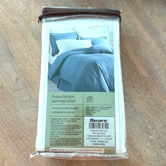 Pleaded bedskirt, twin bed brand new - Picture 3 of 5